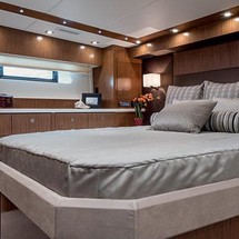 Cruisers Yachts 48 Cantius