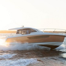 Sealine C330