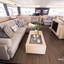 Fountaine Pajot 60