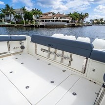 Boston Whaler 420 Outrage