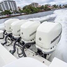 Boston Whaler 420 Outrage