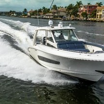 Boston Whaler 420 Outrage