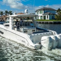 Boston Whaler 420 Outrage