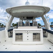 Boston Whaler 420 Outrage