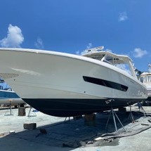 Boston Whaler 420 Outrage