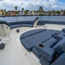 Boston Whaler 420 Outrage