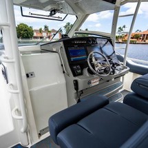 Boston Whaler 420 Outrage