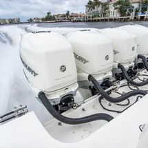 Boston Whaler 420 Outrage