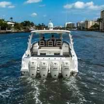 Boston Whaler 420 Outrage