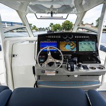 Boston Whaler 420 Outrage