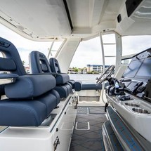 Boston Whaler 420 Outrage