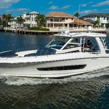 Boston Whaler 420 Outrage