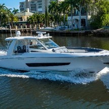 Boston Whaler 420 Outrage