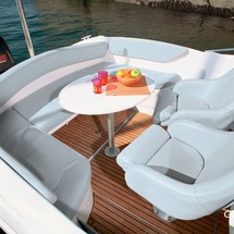 Beneteau Flyer 750 Sun Deck