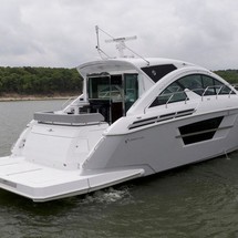 Cruisers Yachts 54 Cantius