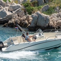 Quicksilver Activ 675 Open