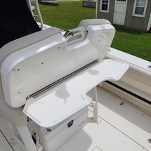 Boston Whaler 230 Outrage