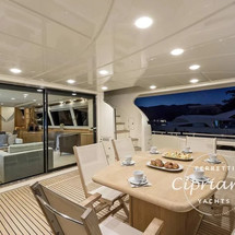 Ferretti 830