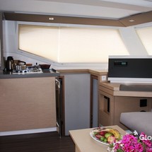 Fountaine Pajot Lucia 40