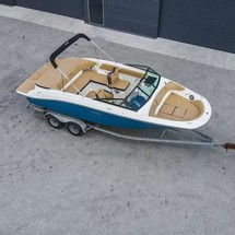 Sea Ray SPX 210