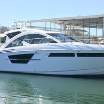 Cruisers Yachts 54 Cantius