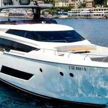 Ferretti 850