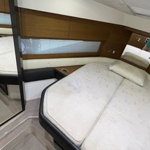 Azimut Atlantis 44