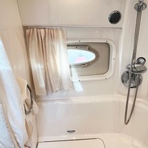 Chaparral 330 Signature