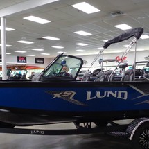 Lund Boats 1875 Crossover XS