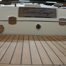 Chris-Craft Launch 27