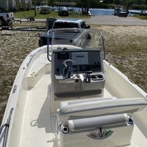 Boston Whaler 210 Dauntless