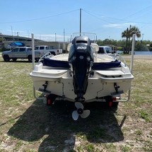 Boston Whaler 210 Dauntless