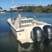 Intrepid 26 center console