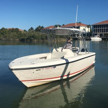 Intrepid 26 center console