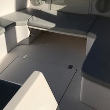 Intrepid 26 center console