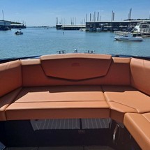 Cruisers Yachts 338 South Beach Edition - Bow Rider