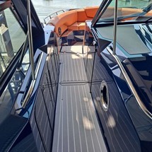 Cruisers Yachts 338 South Beach Edition - Bow Rider