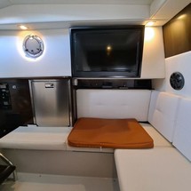 Cruisers Yachts 338 South Beach Edition - Bow Rider