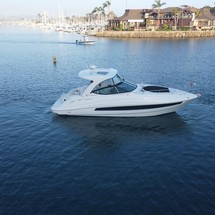 Cruisers Yachts 35 Express