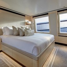 Feadship Kiss