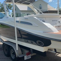 Sea Ray 270 SLX