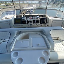 Sea ray 500 db sedan bridge