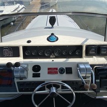 Sea ray 500 db sedan bridge