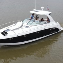 Chaparral 350 Signature Cruiser