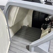 Hinckley Center Console 29