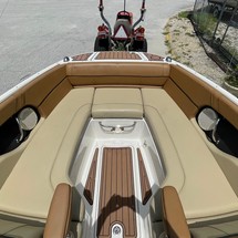 Sea Ray 240 Sundeck