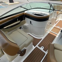 Sea Ray 240 Sundeck