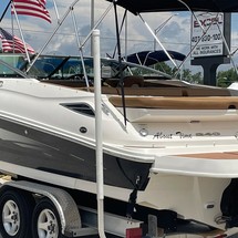 Sea Ray 240 Sundeck