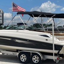 Sea Ray 240 Sundeck