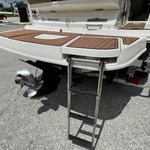 Sea Ray 240 Sundeck